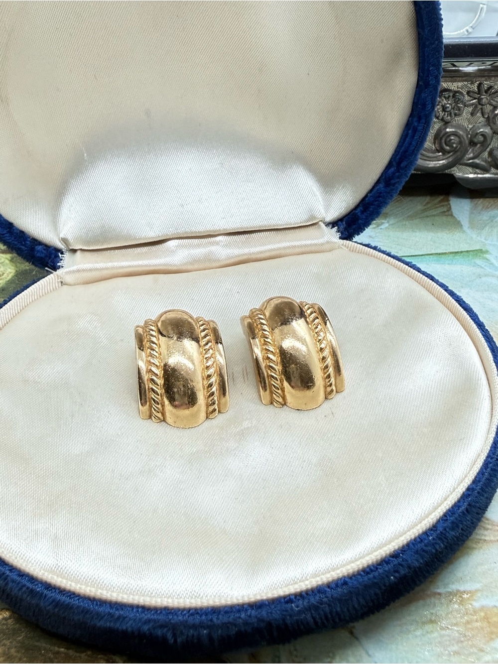 Vintage DIOR Gold Rope Border Earrings